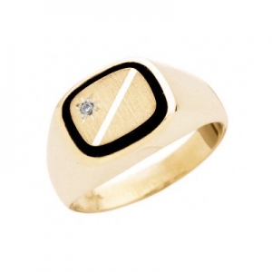 Andrew Cushion Diamond Black Onyx Ring 9kt Yellow Gold